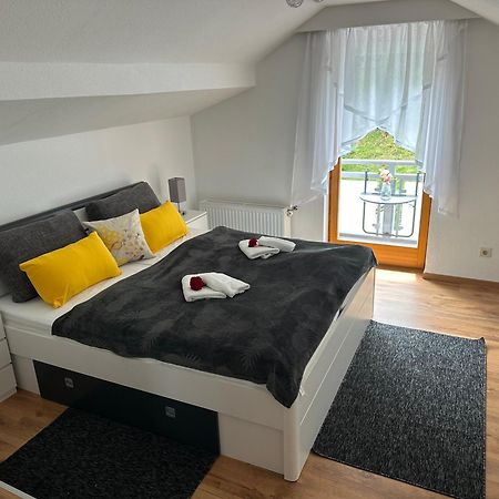 Ferienwohnung Waldblick, Faaker See Oberaichwald  Exterior foto